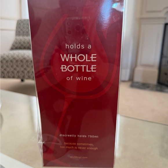 Big Betty Wine Glass - new in box - Picture 2 of 2